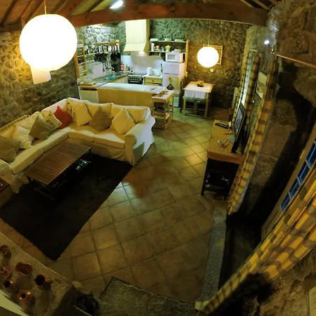Casa Do Ribeiro - Casal Pedro 샬레 폰테 데 리마