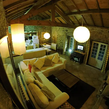 Casa Do Ribeiro - Casal Pedro * بونتي دي ليما