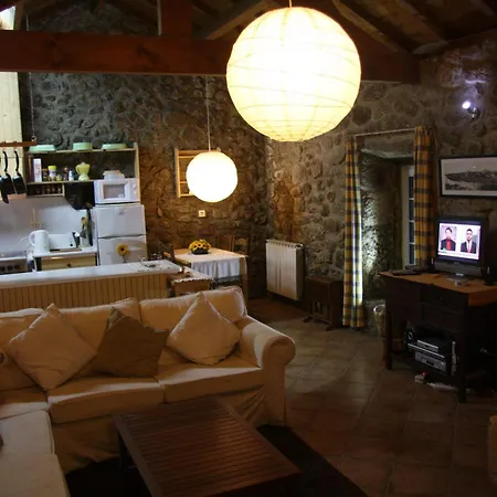 Casa Do Ribeiro - Casal Pedro 샬레 폰테 데 리마